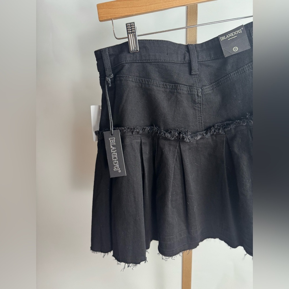 BlankNYC Sz 30 Fray Black Denim Pleated Mini Skirt - Picture 5 of 7